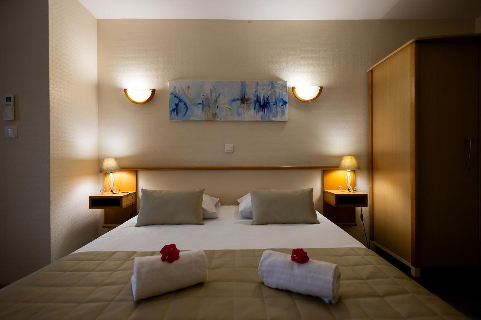 Logis Des Cretes De Pignols Hotel